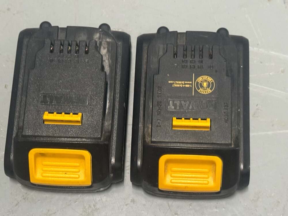 DEWALT DCB201 20V MAX Lithium-Ion Battery Pack